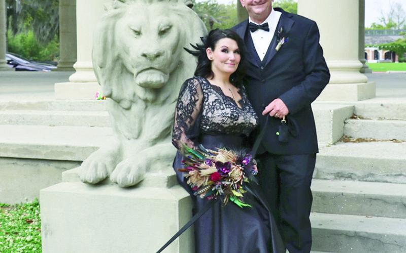 Dianna Allen and Ronald Garland were married in City Park under the Peristyle in New Orleans at 2:30 p.m. on March 25, 2026. Ronald is the marketing specialist for the Natchitoches Times and Dianna is the assistant children’s librarian at the Natchitoches Parish Library. They reside in the city of Natchitoches.