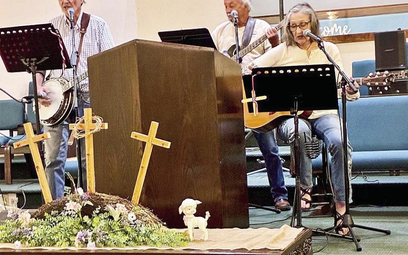 George Darfus, Billy Spillman and Janet Darfus entertained Old Bethel members Sunday.