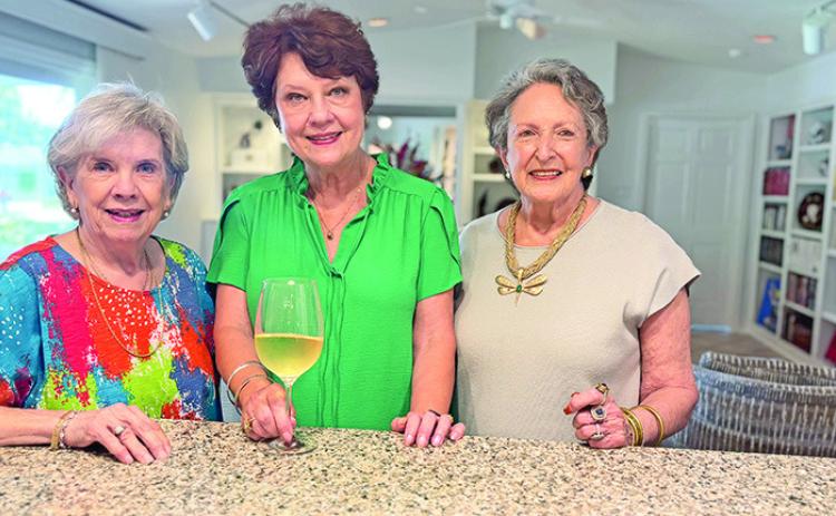 Former Board president Mary Lou Brown, left, welcomed guests Mary Byles of Many and Gail Thomas.